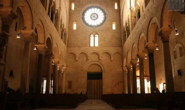 Bari, i 725 anni della Cattedrale raccontati in una mostra fotografica